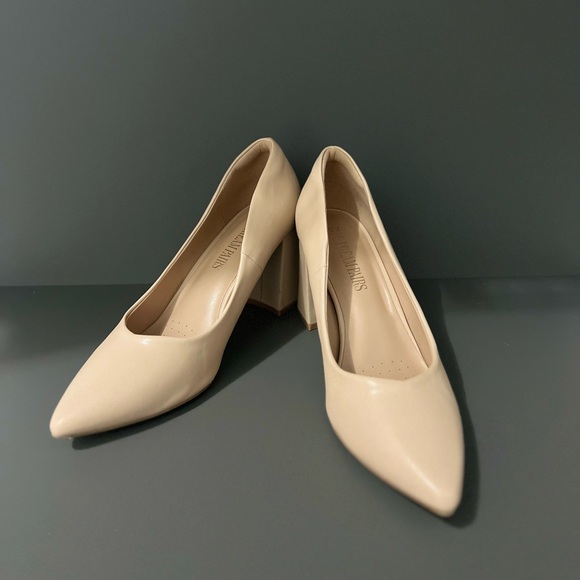 DREAM PAIRS Pointed Closed-Toe Block Heel Pumps - Picture 3 of 6